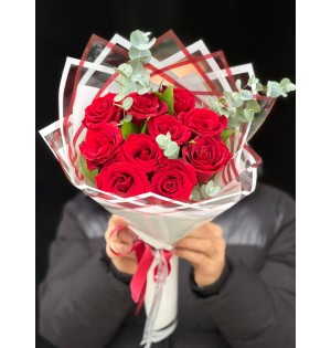 10 KIRMIZI GÜL BUKETİ